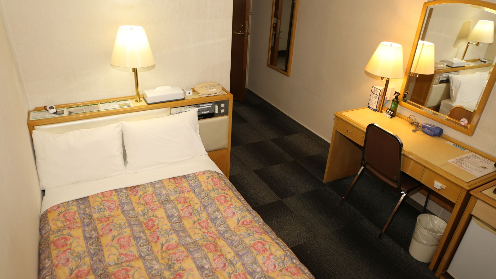 【セミダブル】部屋