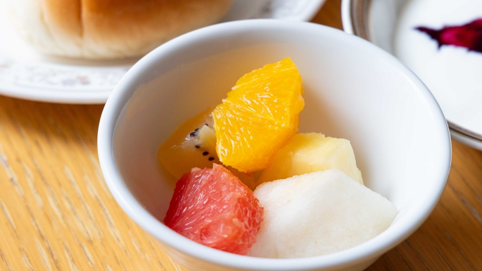 地元の食材を使った日替わりの和洋朝食バイキング