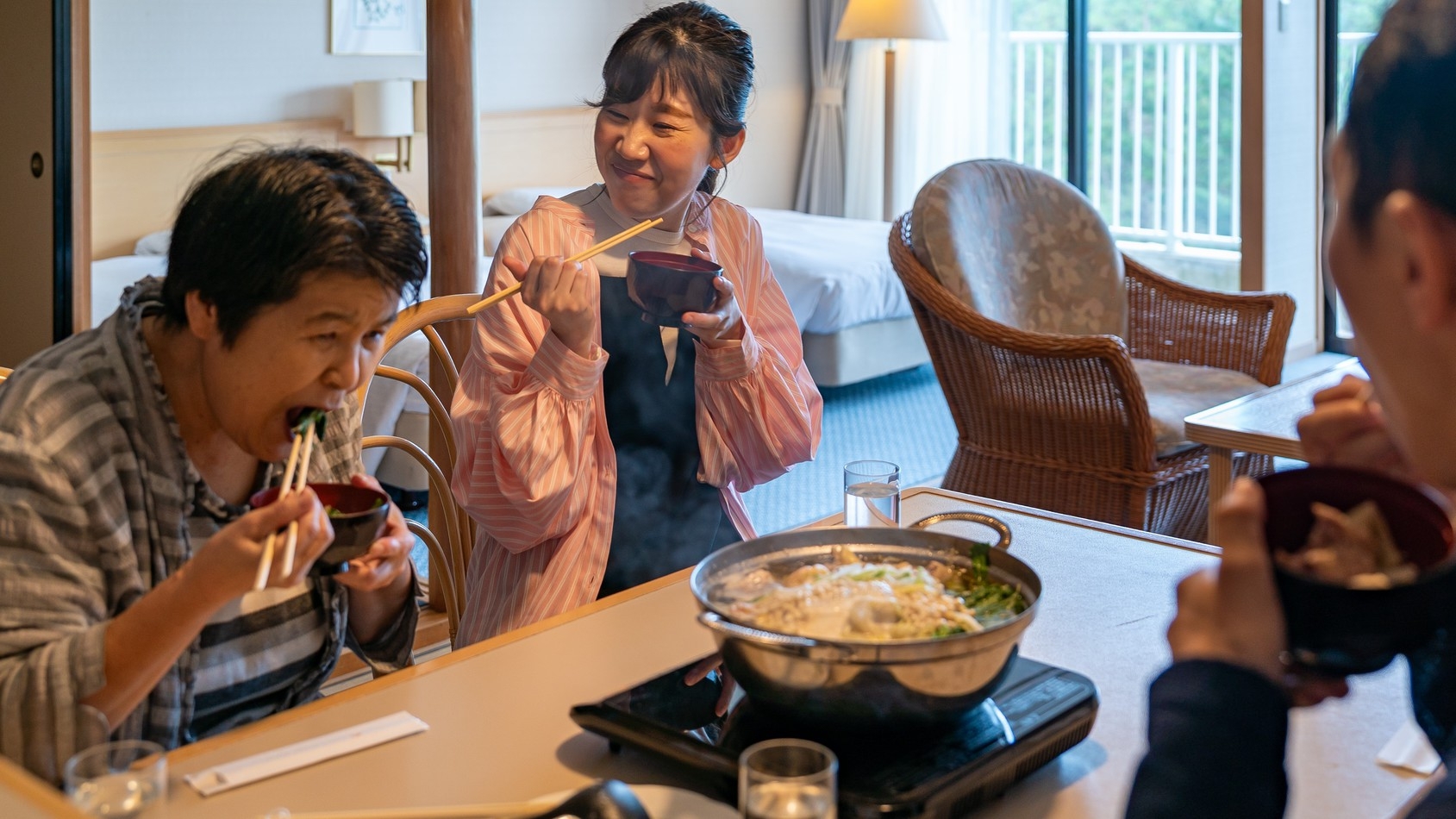 【夕食・朝食付】夕食はみんなで囲むあったか地頭鶏（じどっこ）鍋プラン