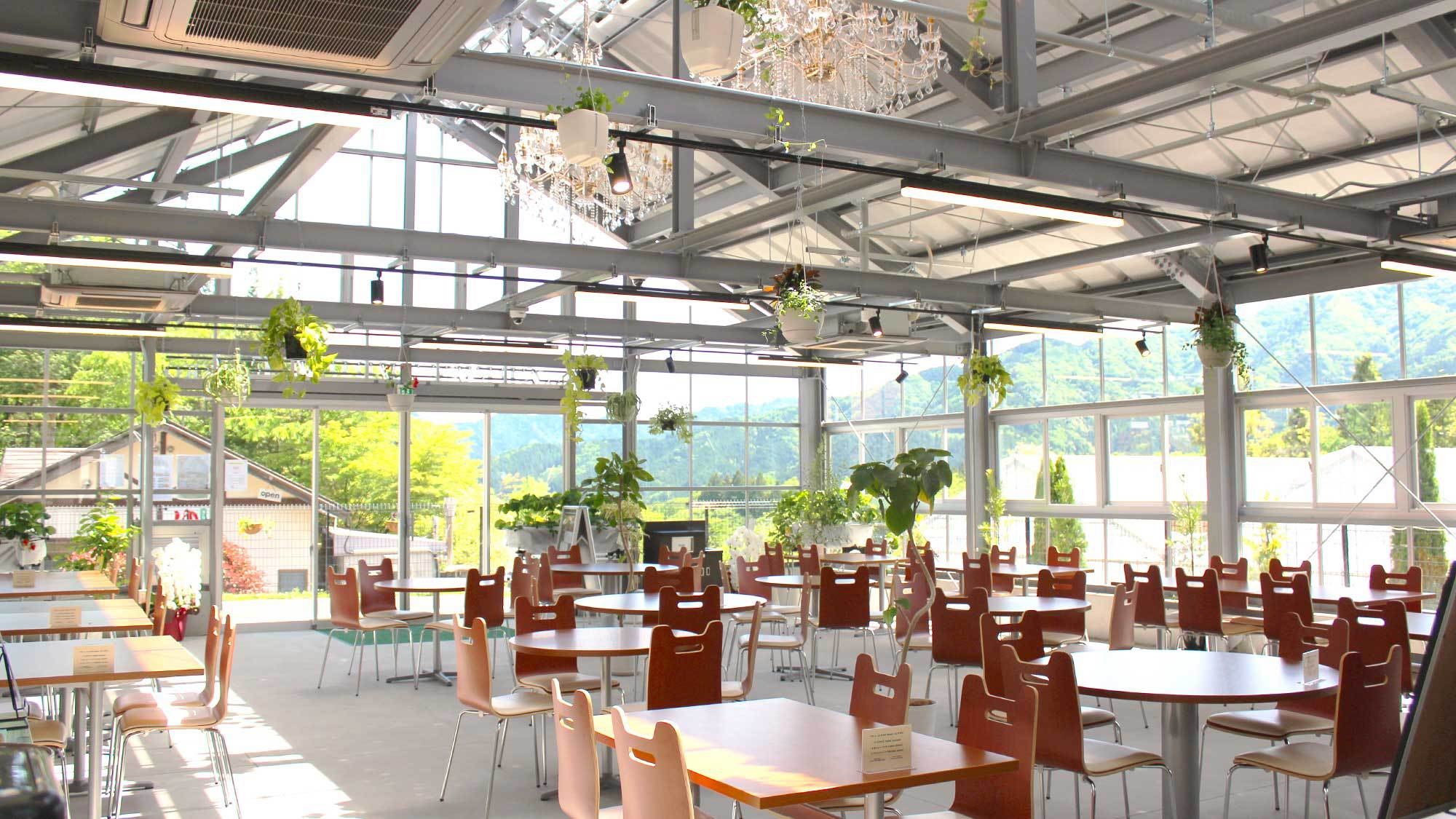 【2食付プラン】フードホールでとちぎ霧降高原牛ステーキの夕食を堪能＆朝食付＜露天風呂付客室＞