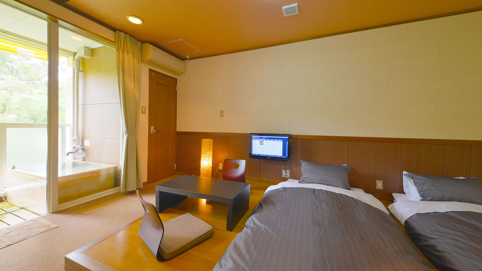 【和風ツインルーム】客室露天を楽しんだ後はすぐにお布団でお休みいただけます。