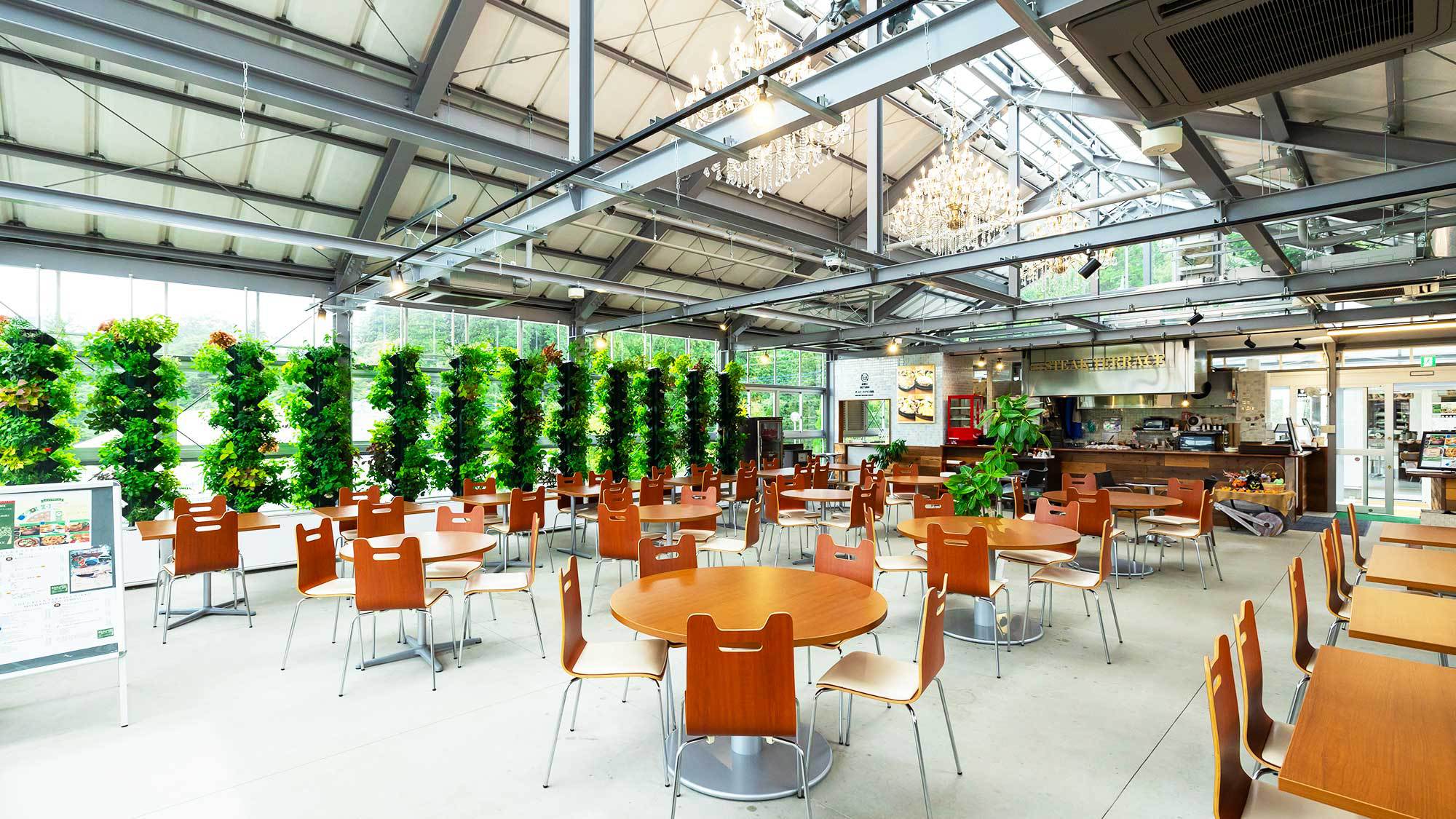 【2食付プラン】フードホールでとちぎ霧降高原牛ステーキの夕食を堪能＆朝食付＜露天風呂付客室＞