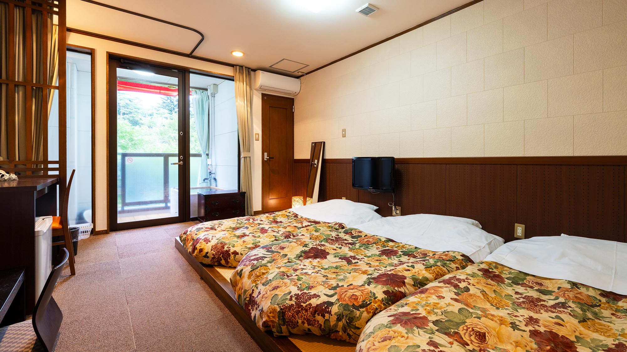 【和風トリプルルーム】グループやファミリーにおすすめ！シングルのお布団を3つご用意したお部屋。