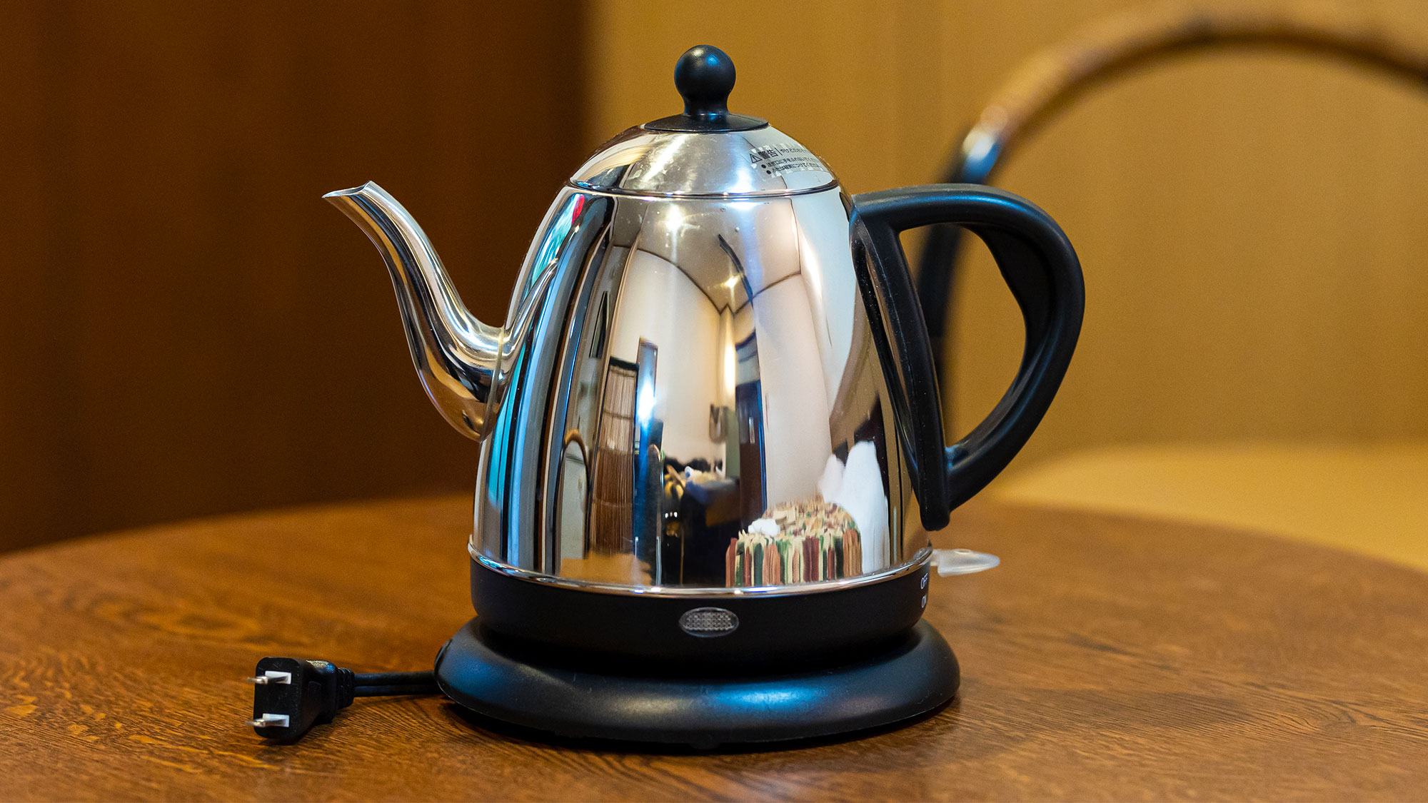 【共通設備】ステンレス製の電気ケトル（お部屋によりケトルの種類が異なります）