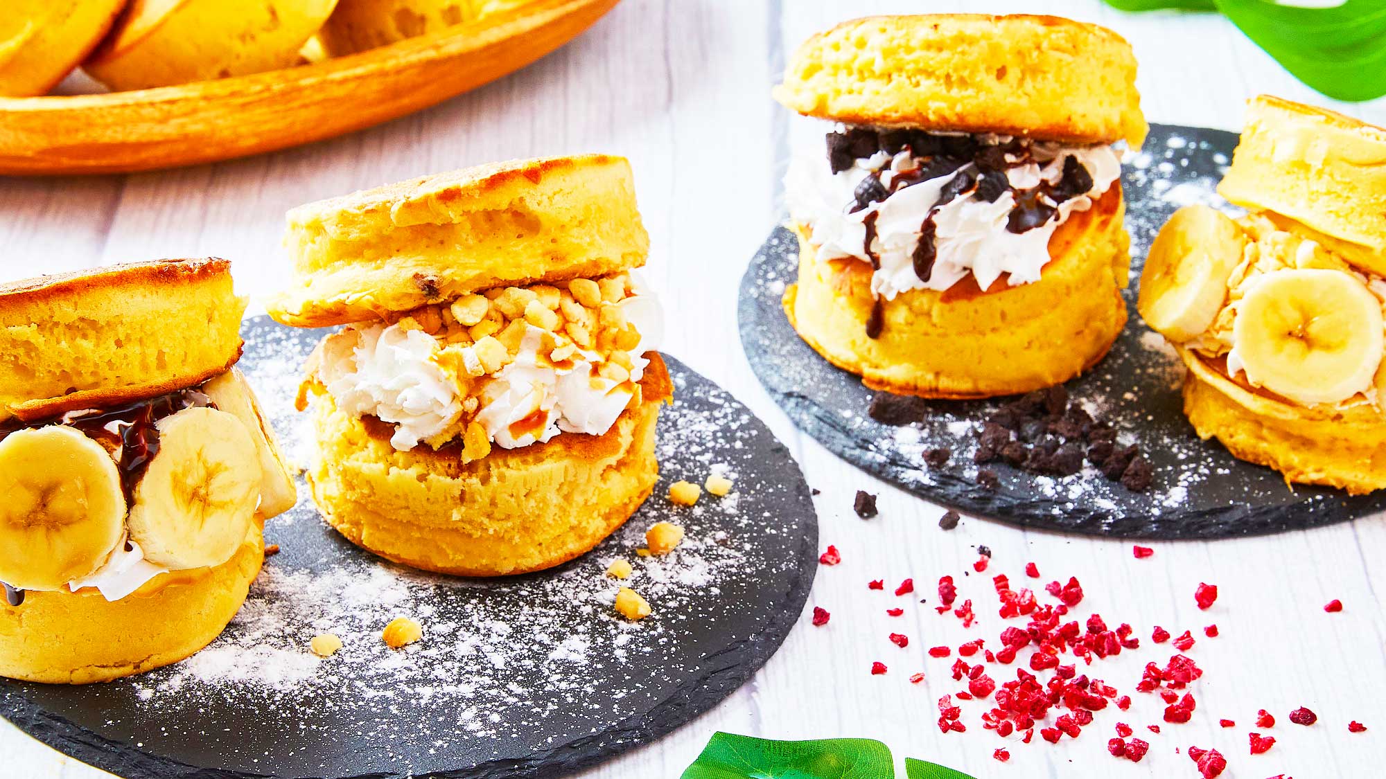 【スイーツ＆カフェ コントン】新感覚！バーガースタイルのふわふわパンケーキ