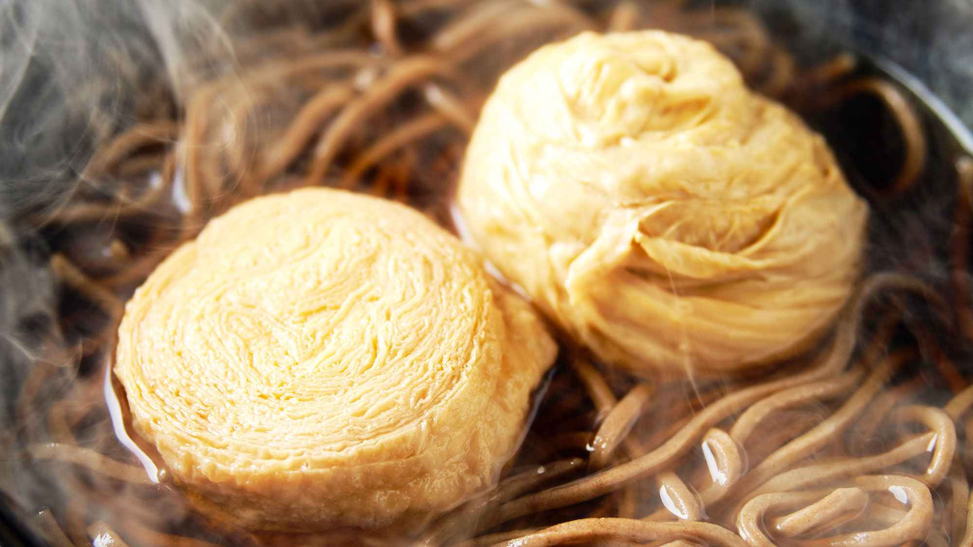 【うどん・そば・天丼 きりふり】ふっくらとした厚み、もちもち食感が特徴の日光産湯波そば・うどん