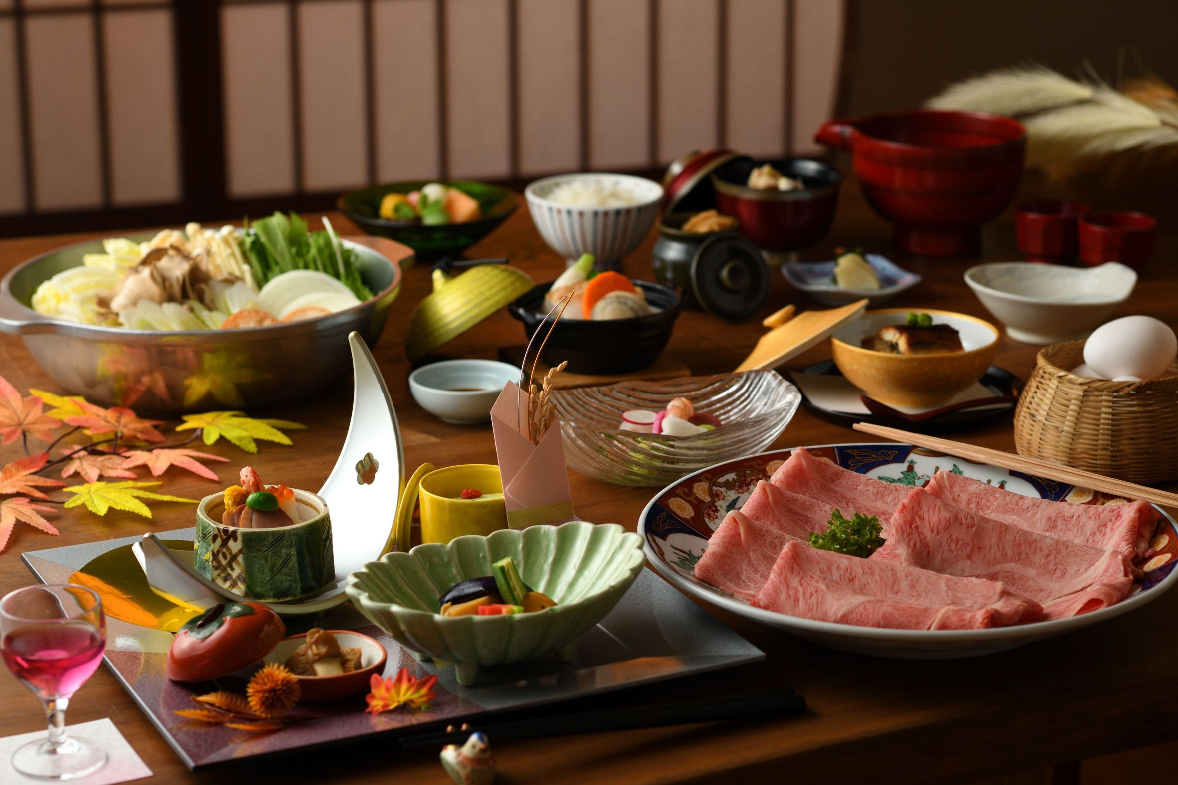 【山形牛すき焼き会席】当館一番人気｜とろける旨みを味わうおすすめプラン