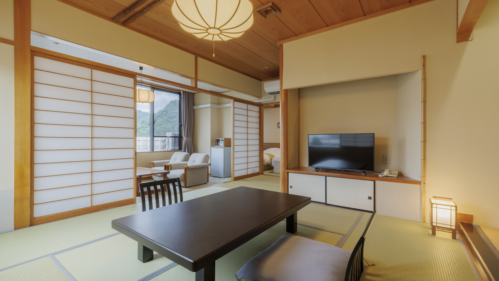 本館和室【竹】＜2020年6月表装改装＞ 和室8畳+6畳タイプ。