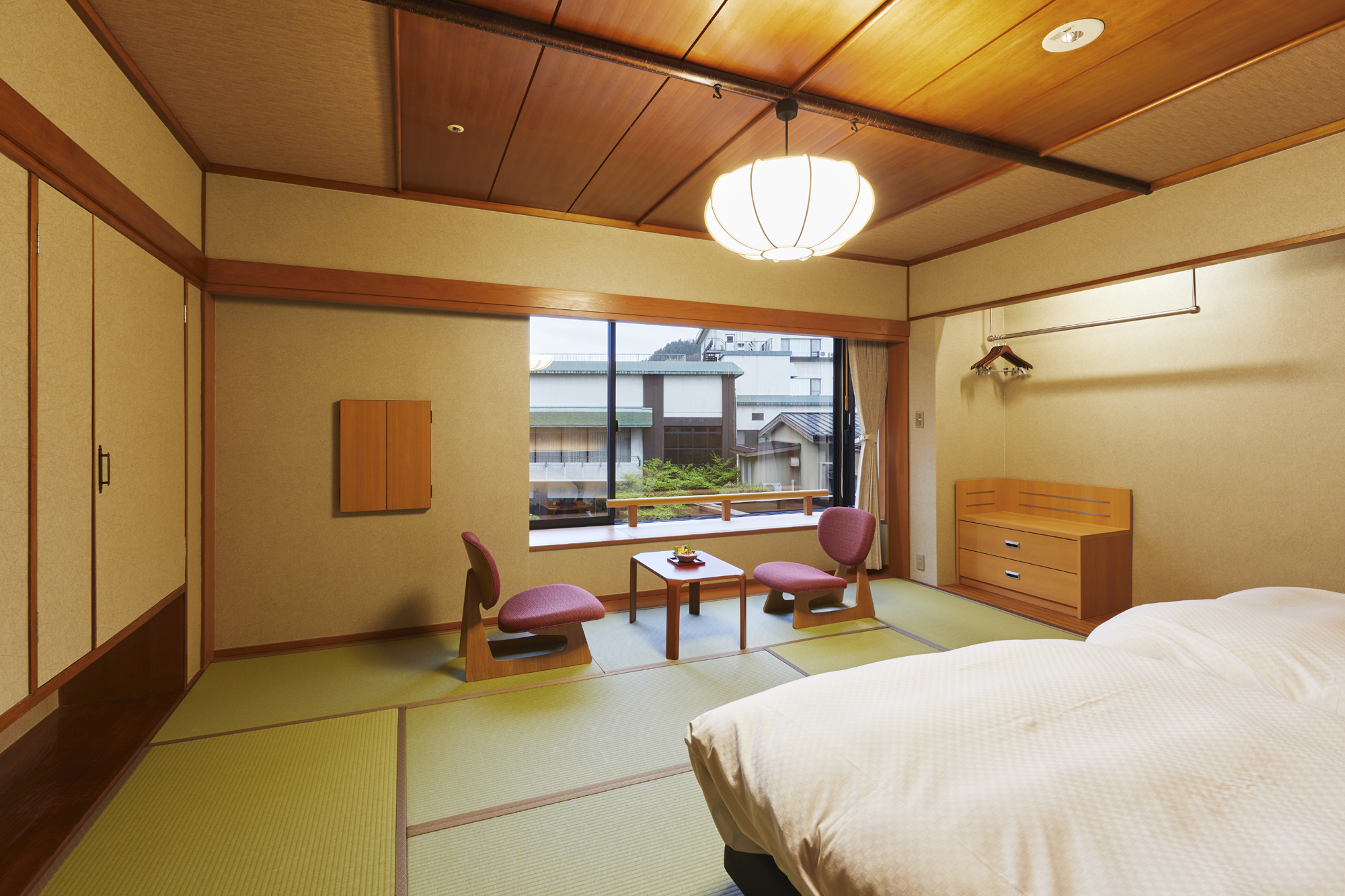 別館和モダンルーム