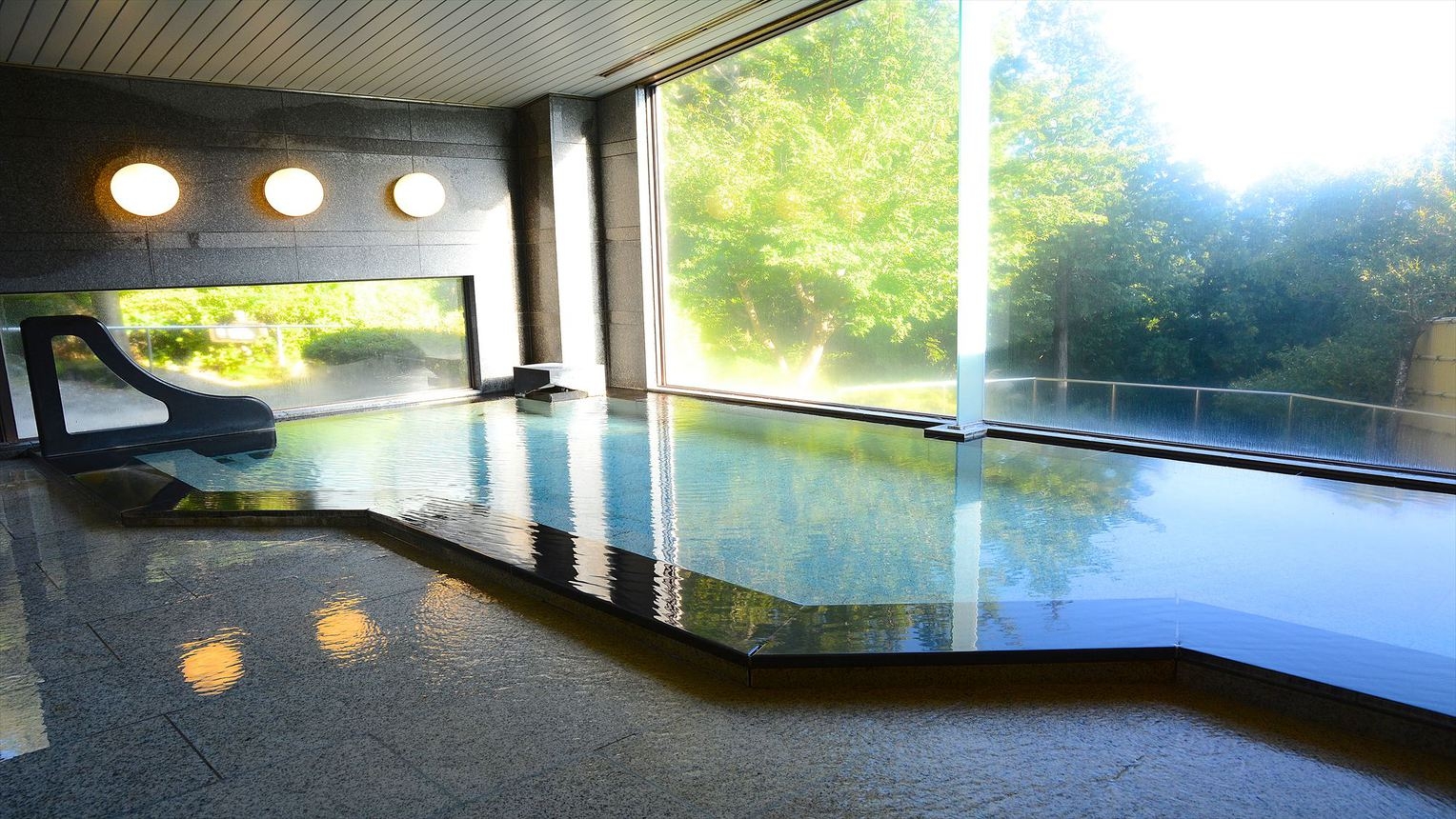 【さき楽60│2食付】60日前までの予約でお得！しゃぶしゃぶで満たす至福の時間 × 美肌温泉旅