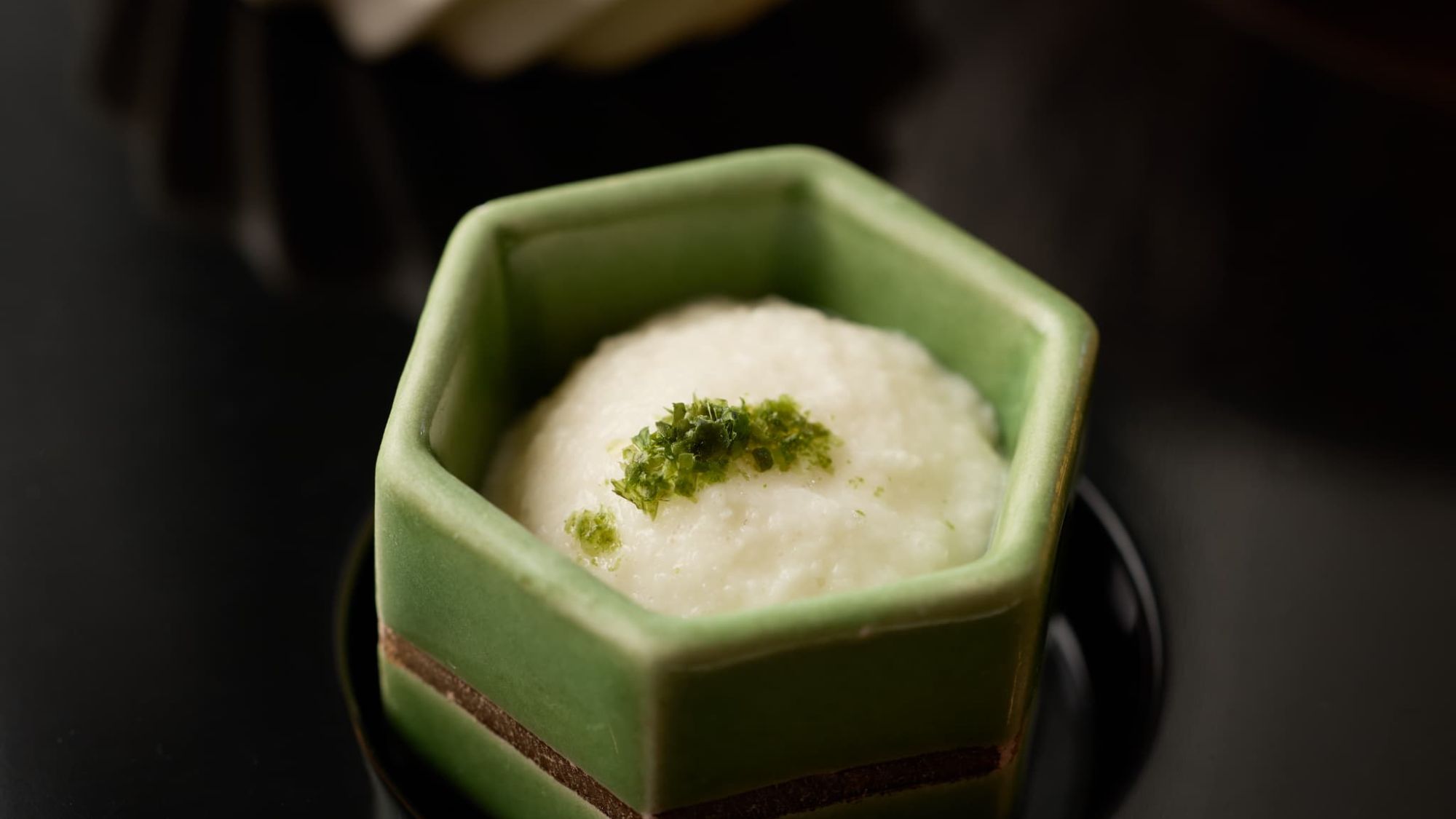 【朝食｜小鉢メニュー】素材の質にこだわった上品な一品。