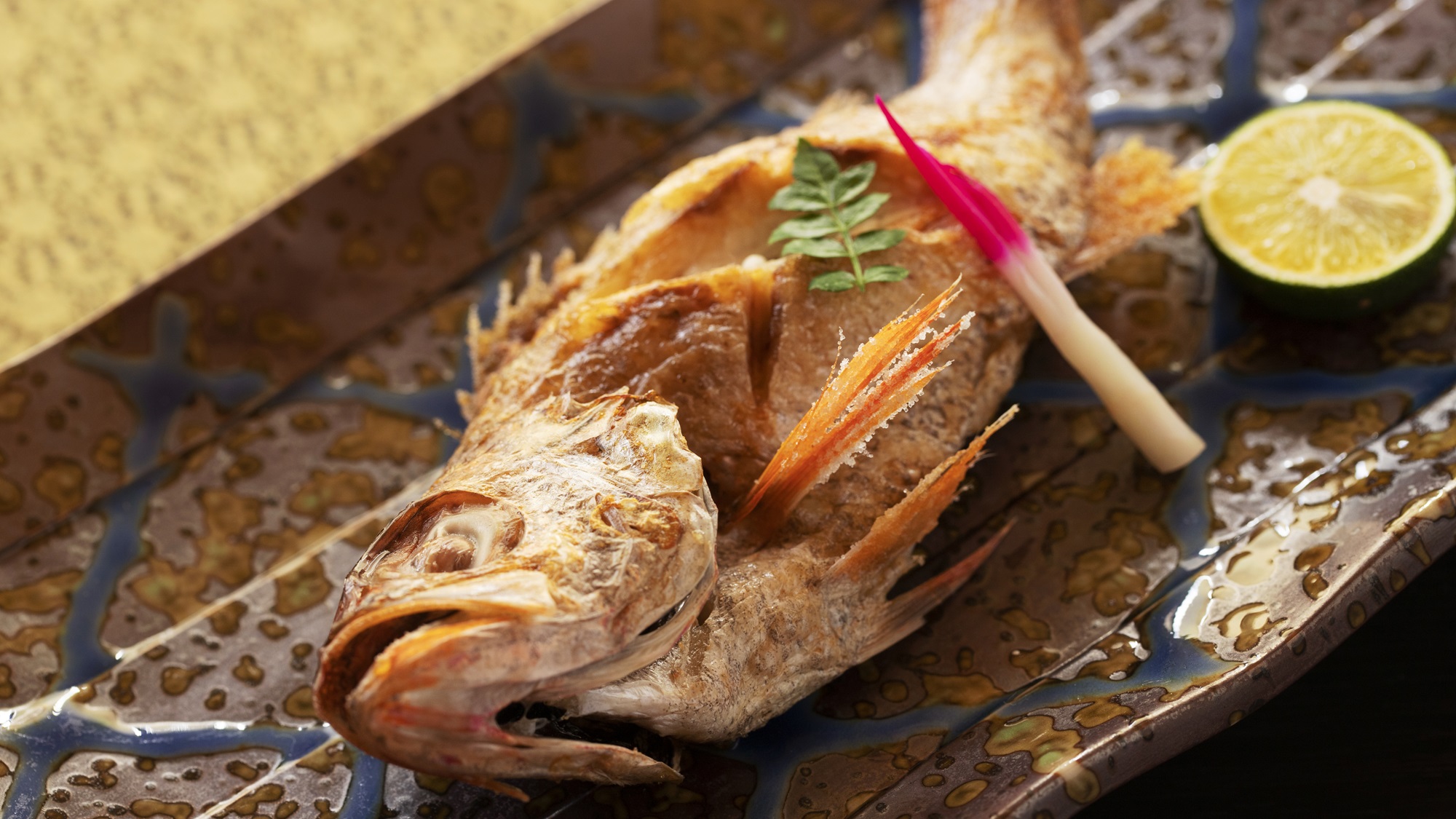 【ご夕食】コースのなかの一品／のどぐろ塩焼き（一例）