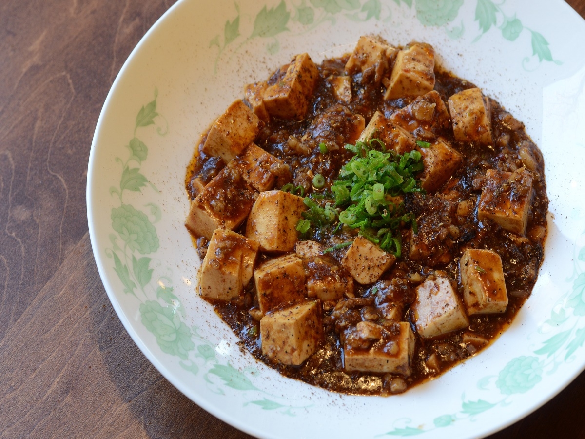 【伊豆箱根旅】【無化調中華フルコース！スタンダード】黒い豆板醤の四川麻婆豆腐や天然活伊勢海老！