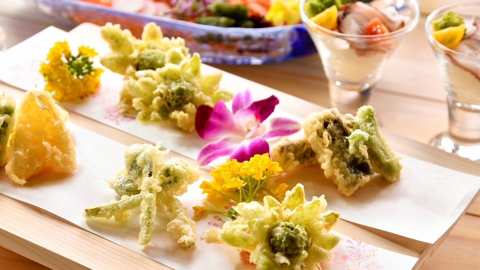 【夏灯路連動プラン】かき氷特典★光をまとう湯けむり散歩　夕食：北国の王道ビュッフェ