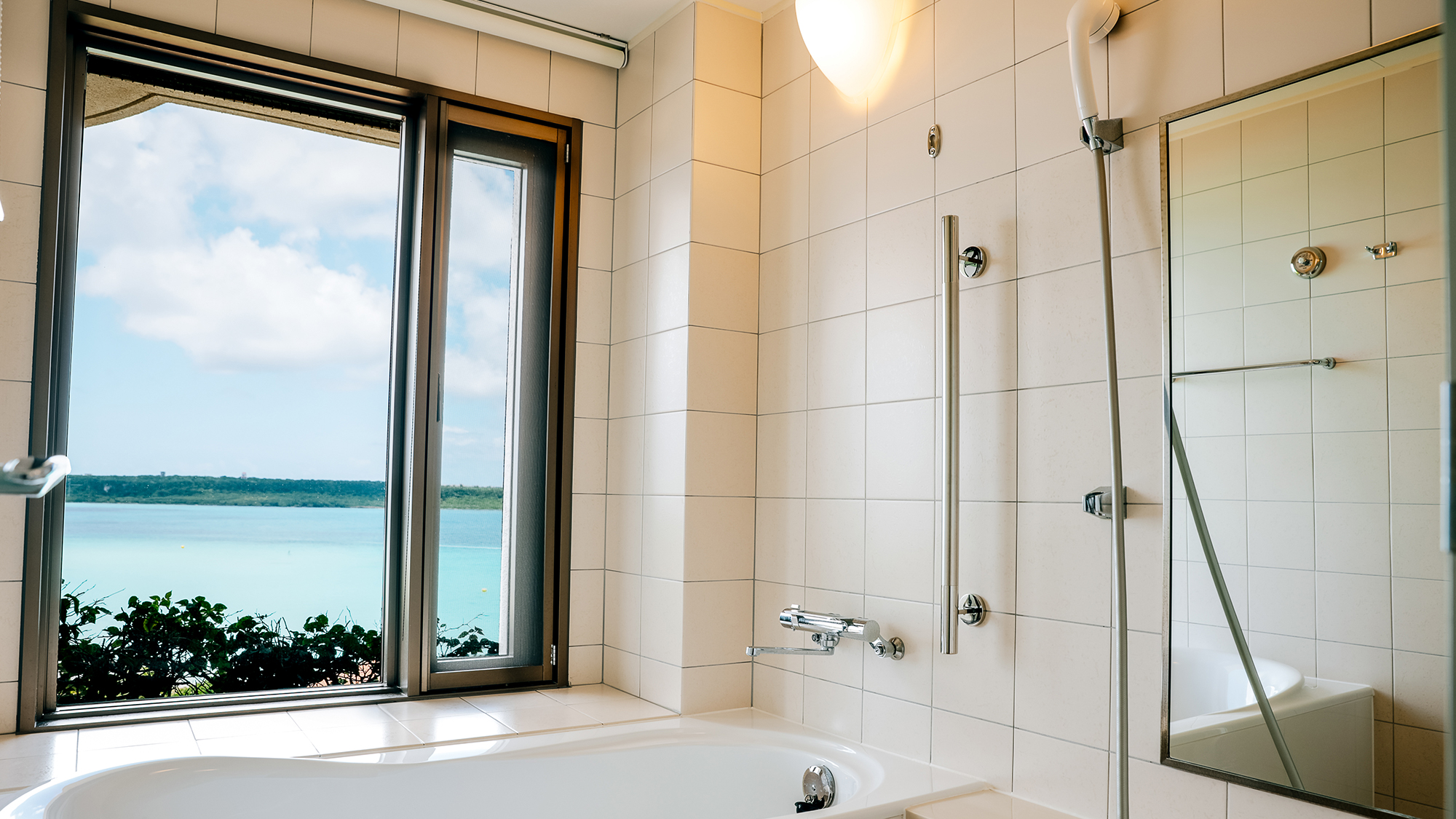 禁煙プレミアムツイン／ビューバスルーム（コーラルウィング）