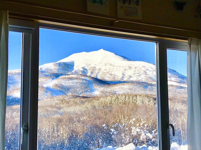 談話室窓からの風景（冬）☆