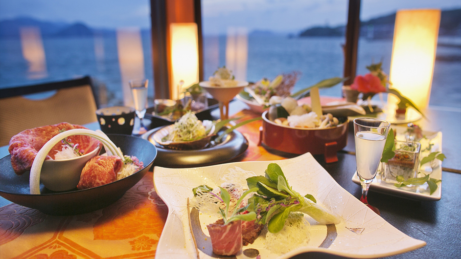 【カップルや友達同士で温泉旅行〜♪】個室食＆温泉のあとはカラオケやゲームで楽しもう！5大特典プラン