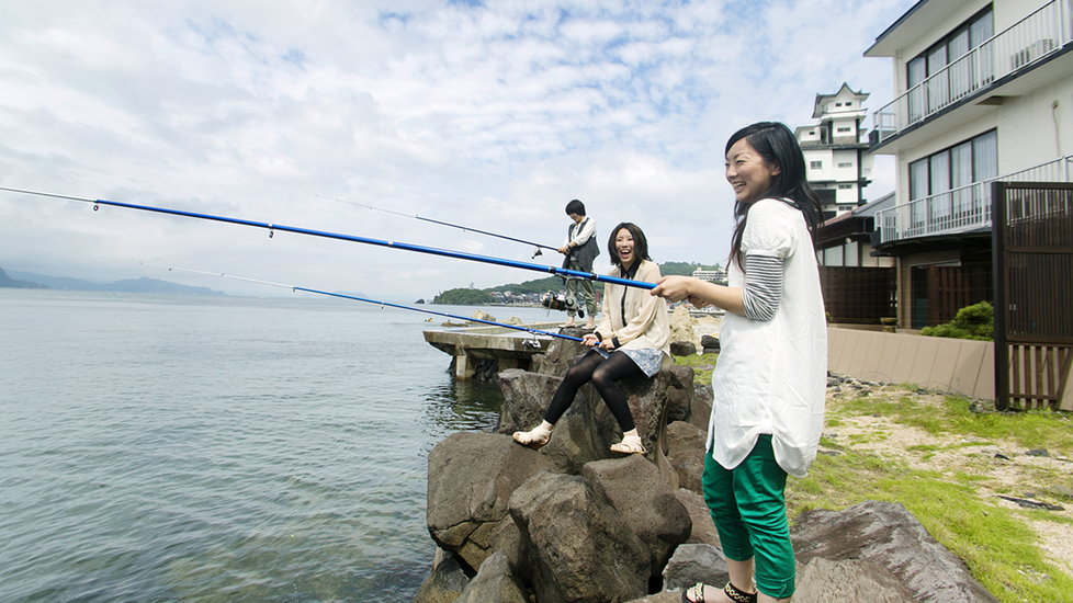 【獲ったど〜！気軽に釣りを満喫！】＜お子様にも大人気＞釣竿貸出＆釣ったお魚は夕食時に調理してご提供♪