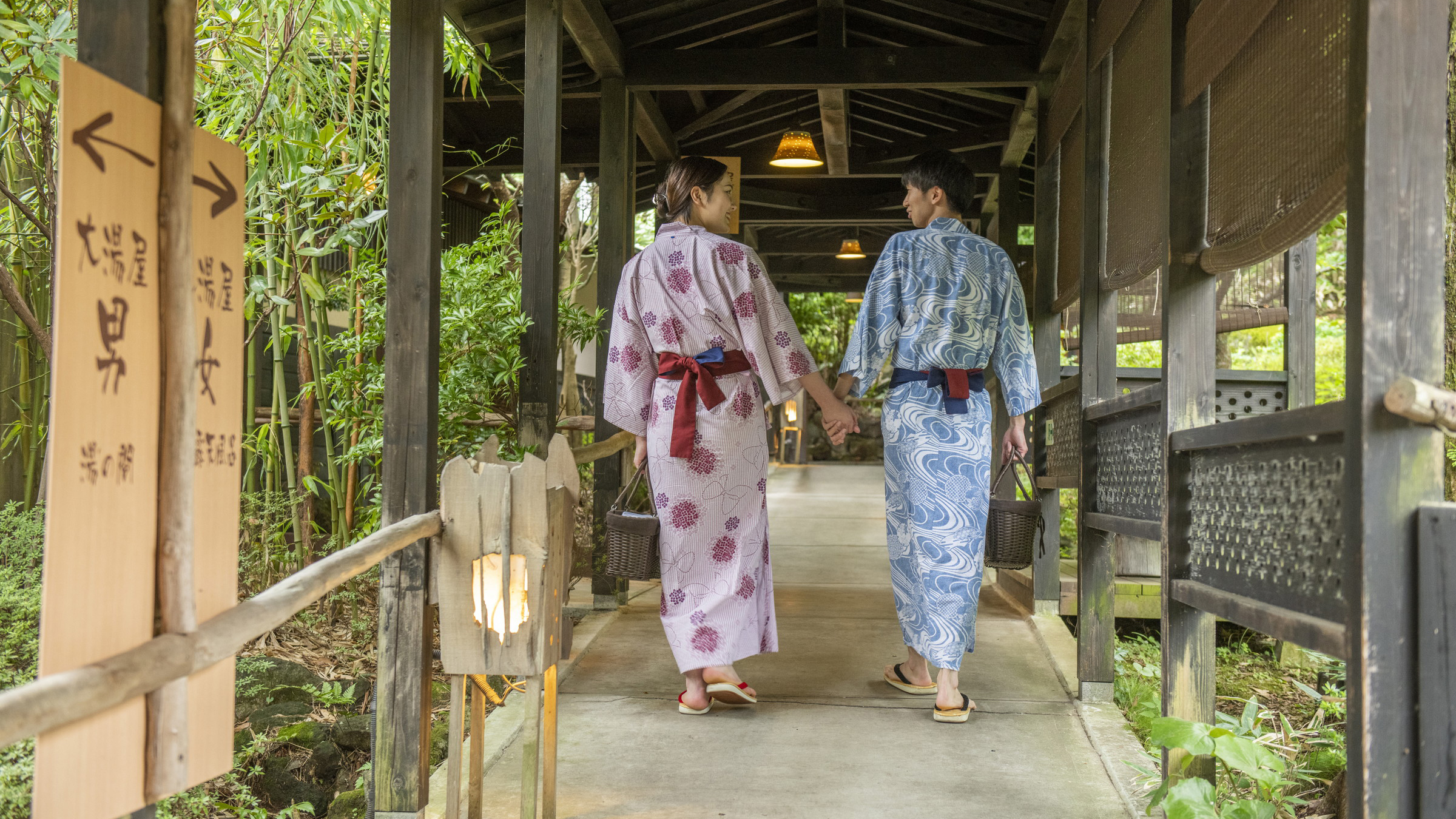 【無料サービス】浴衣に着替えて湯めぐりをお楽しみください♪※浴衣は無料貸出しております。