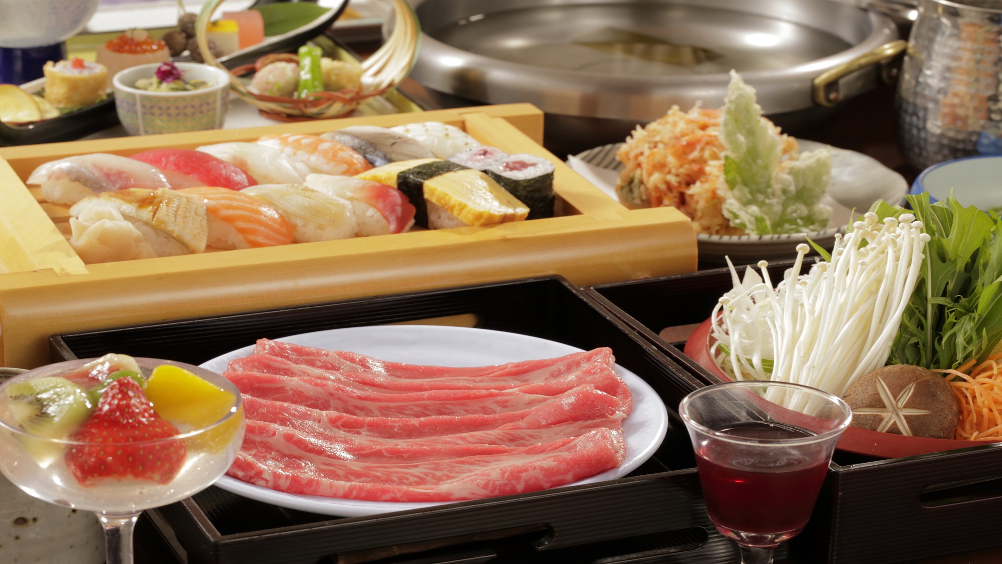 【ご夕食：風月】お寿司や和牛しゃぶしゃぶをお楽しみ頂けます。