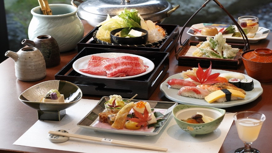 【ご夕食：風月】お寿司や国産牛のしゃぶしゃぶをお楽しみ頂けます。