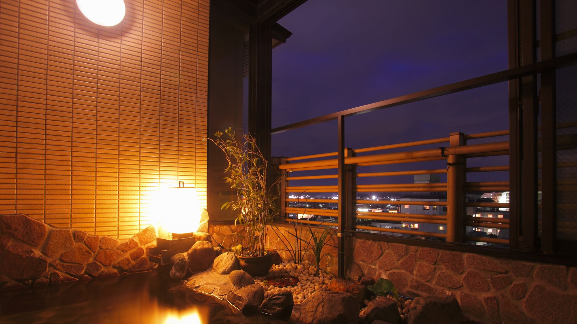 【天然温泉100％　半露天岩風呂付・祥山4F】客室の一例