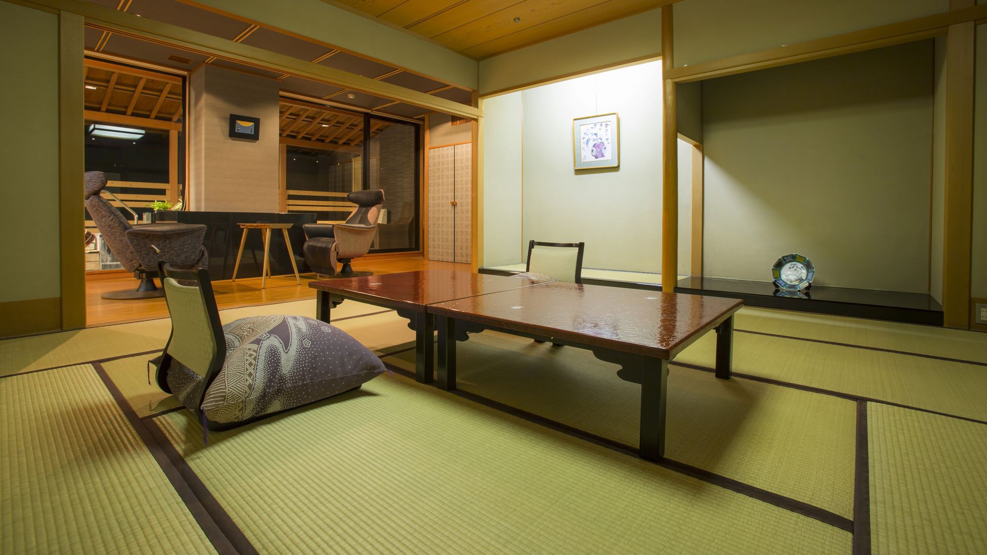 【源泉かけ流し 露天風呂付き客室】657号室・白樹(びゃくじゅ)御影石の浴槽の一例