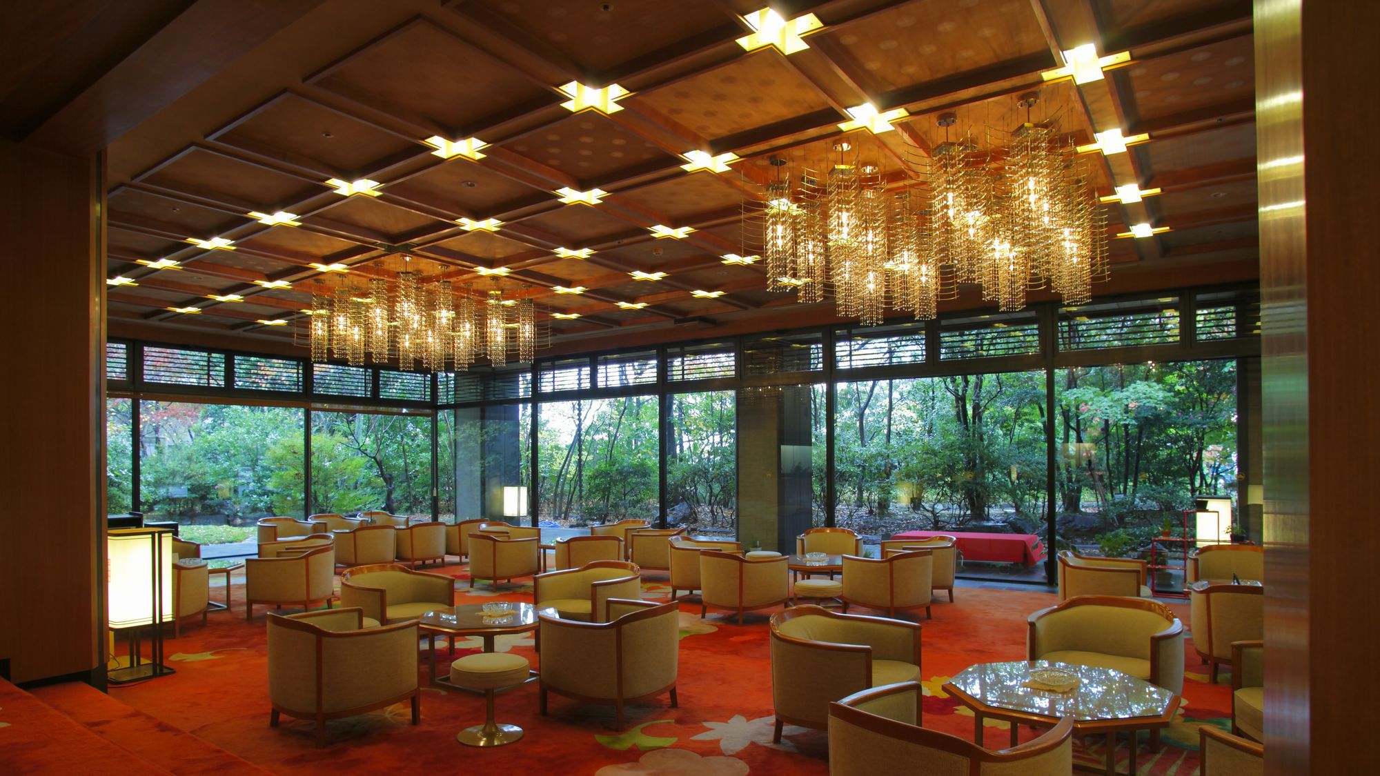 ★美しい緑に包まれ森林浴の一時を【ロビーラウンジ花邑】営業時間/7:30~10:00、15:00