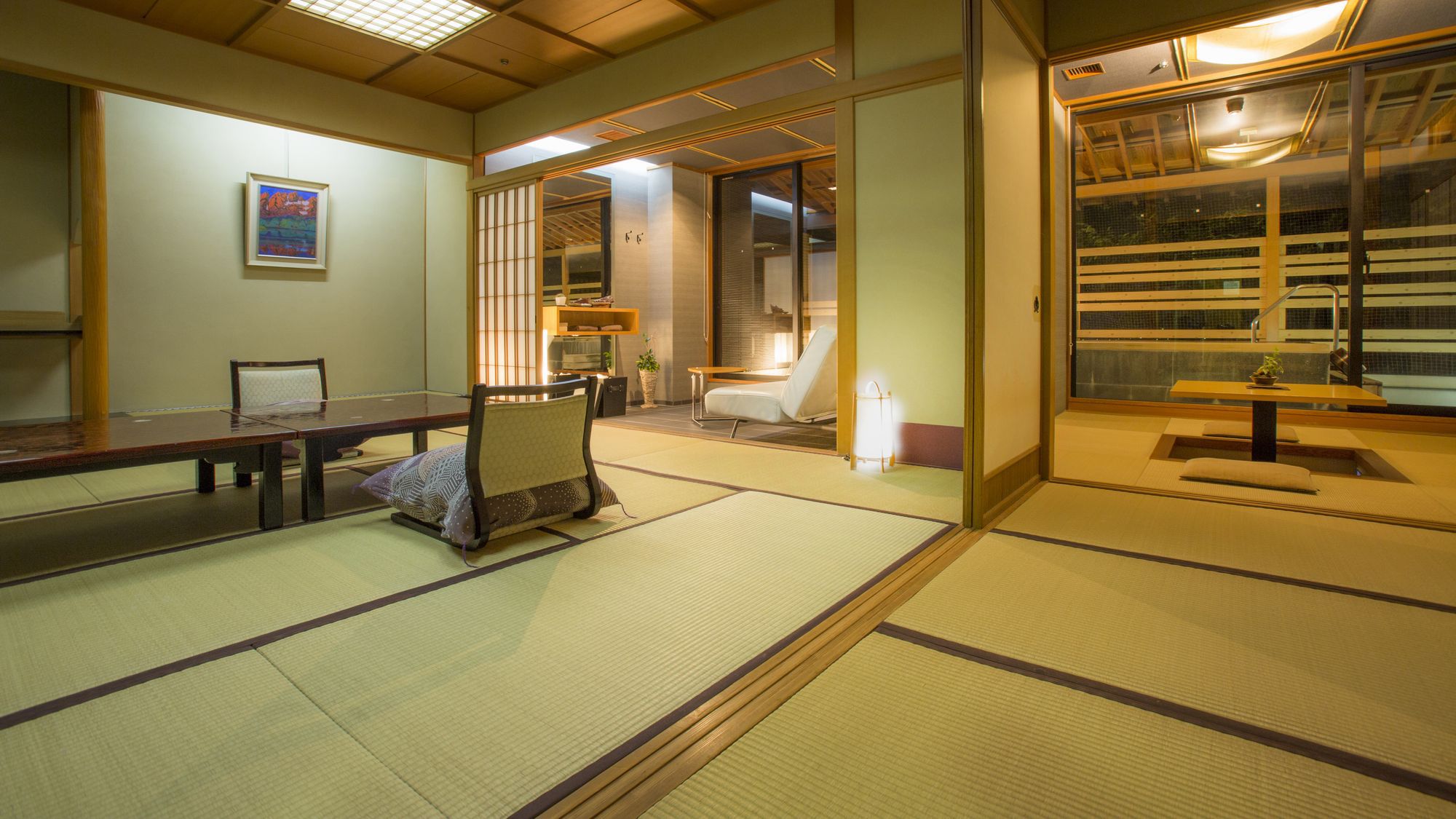 【源泉かけ流し 露天風呂付き客室】658号室・墨石(ぼくせき)石の浴槽の一例