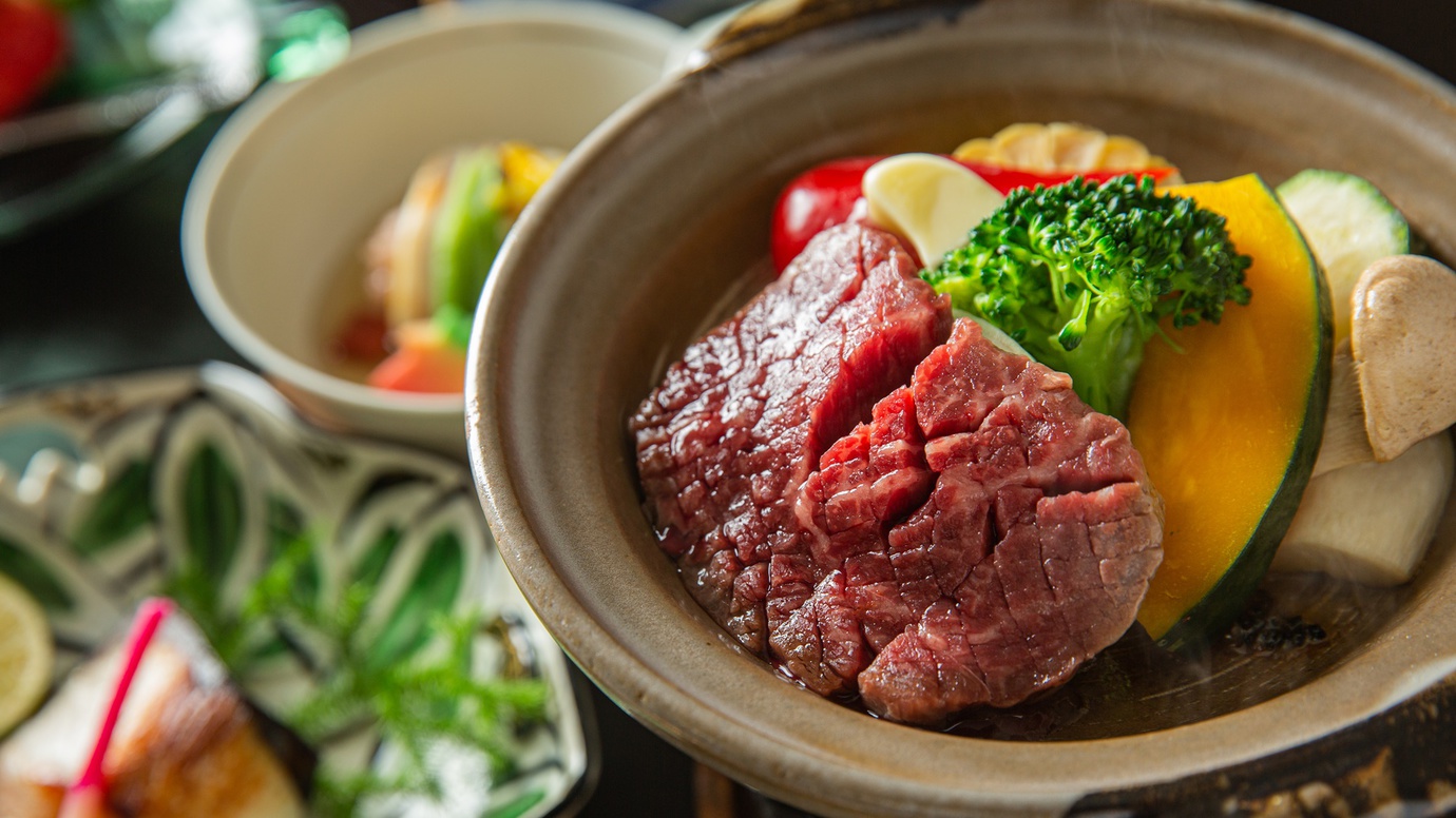 【特選京会席】季節の京会席に国産牛ステーキで美味しいを堪能【個室食】