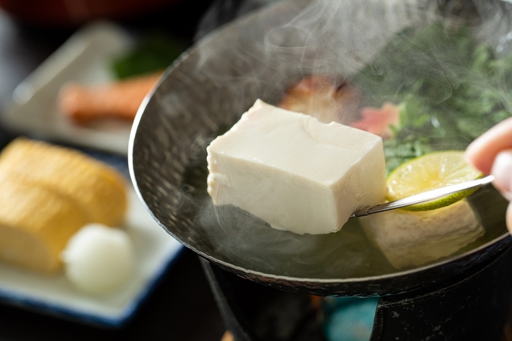 名物出し巻き＆湯豆腐付の朝食（一例）