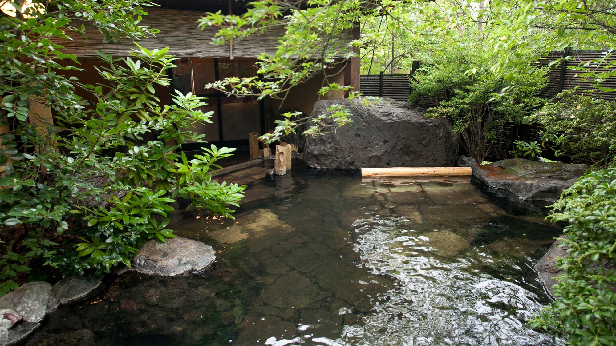 露天風呂草木の湯