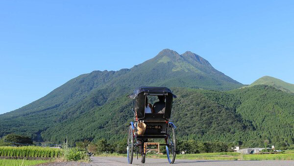 由布岳と人力車