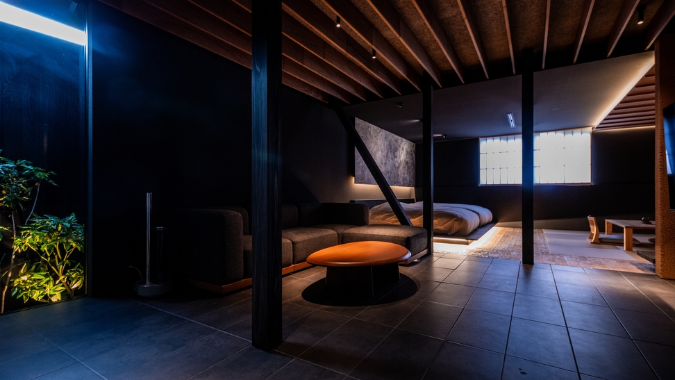 【ロイヤルスイート】庭園の緑を眺めながら、心静かにお過ごしください。