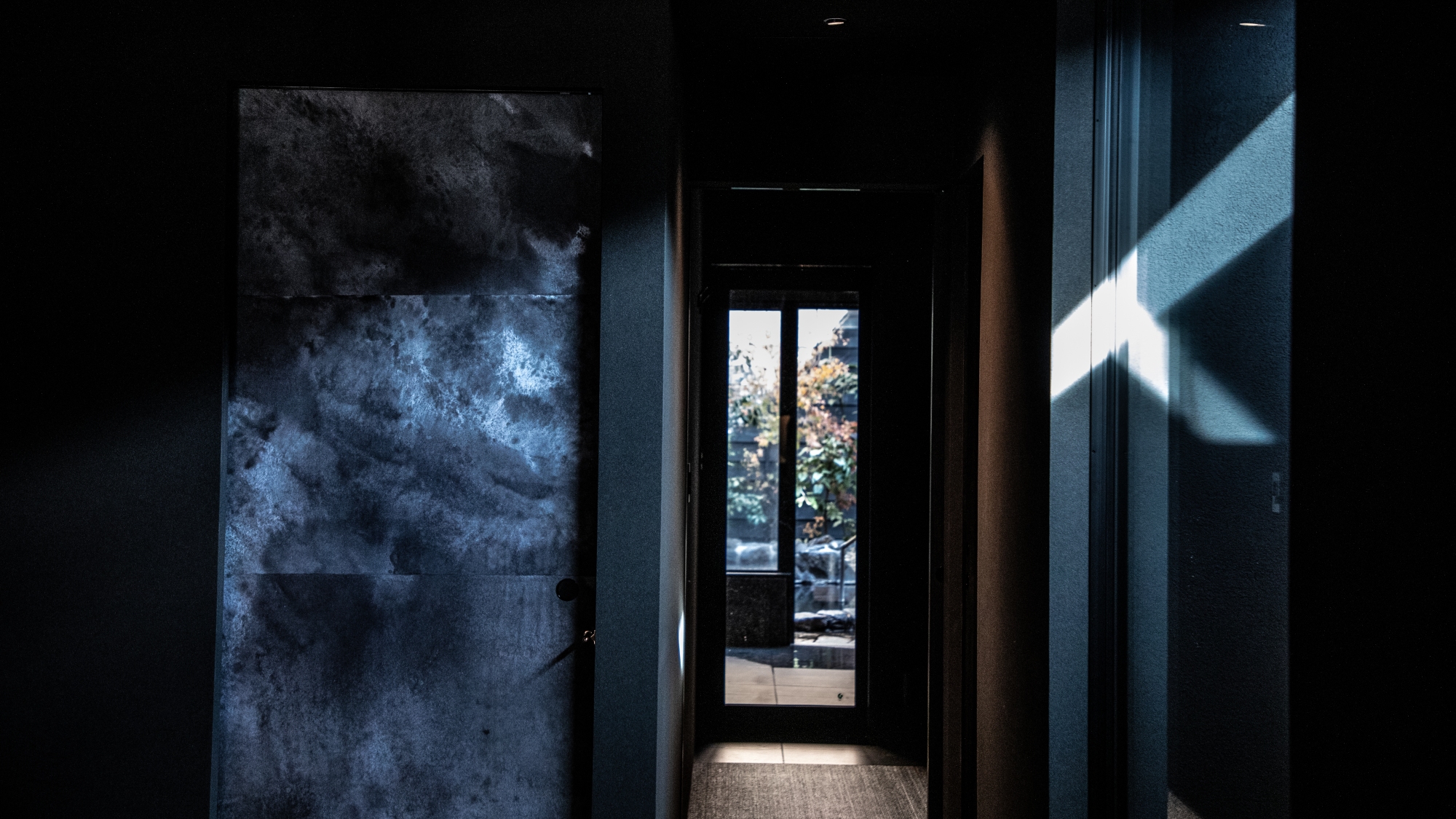 【ロイヤルスイート】光と影が織りなす空間の表情。