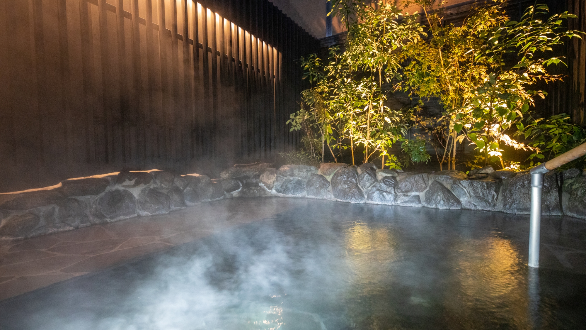 【ロイヤルスイート】静寂の中、湯けむりと向き合う。