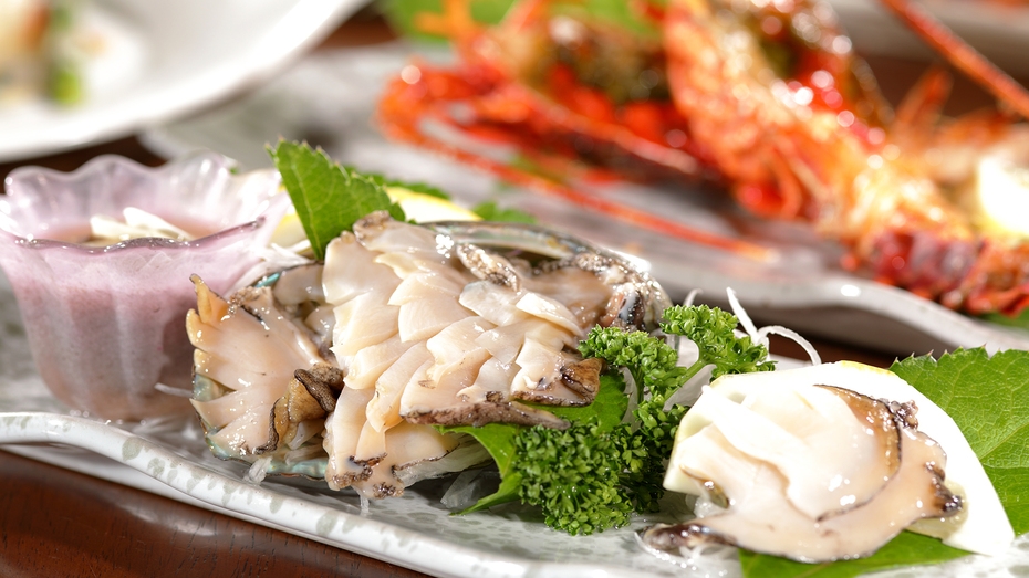 《お料理グレードアップ》アワビづくし（ステーキ＆刺身）2名様で１つずつ＜貸切風呂無料＆アウト11時＞