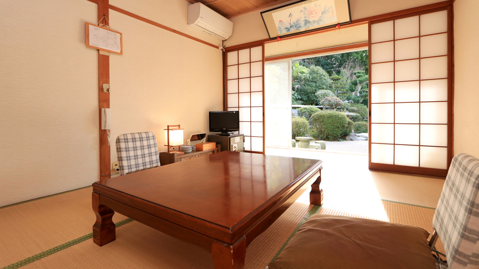 四季折々の日本庭園を眺める【6畳和室＋広縁】