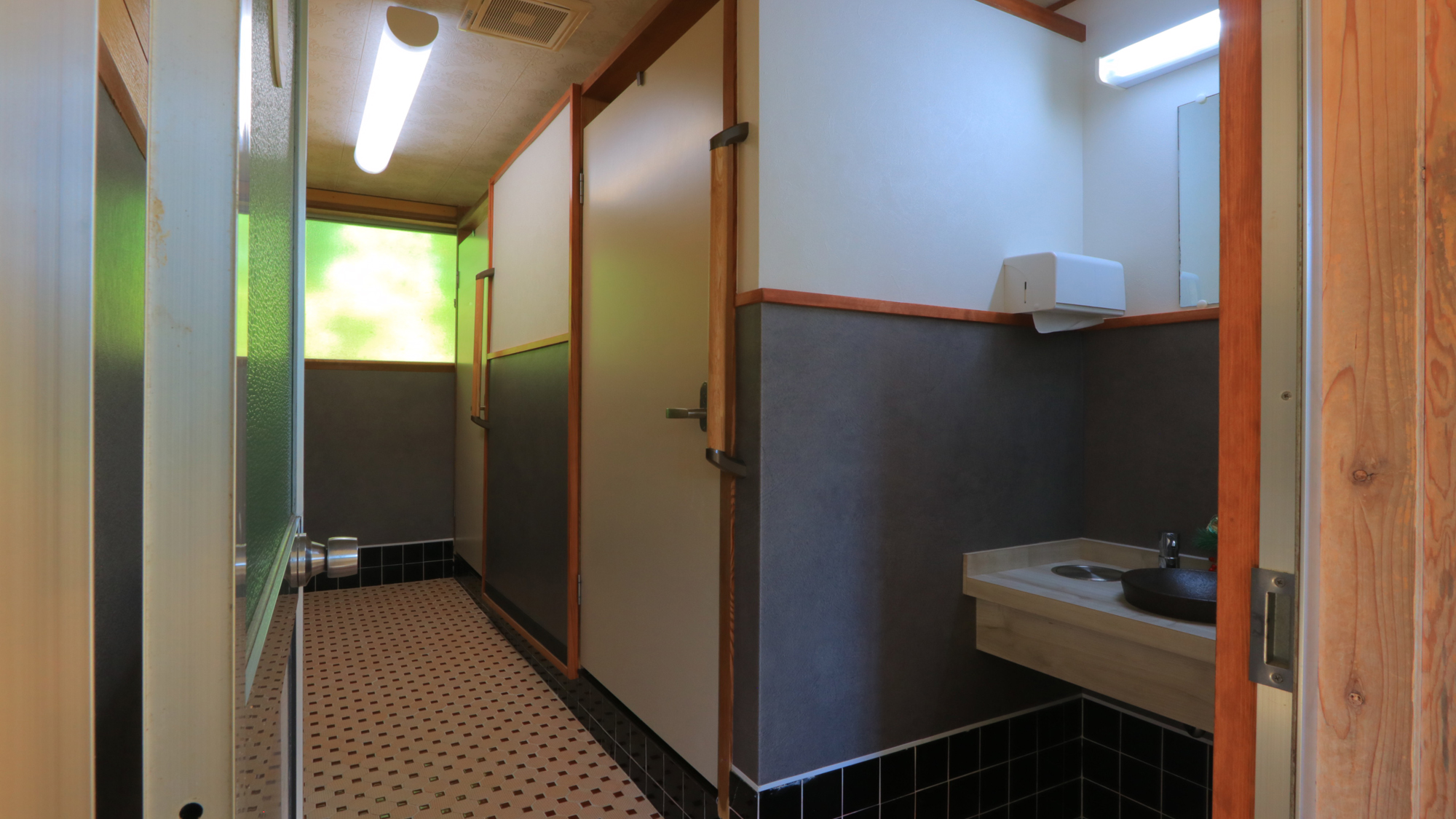 【館内】共用トイレ