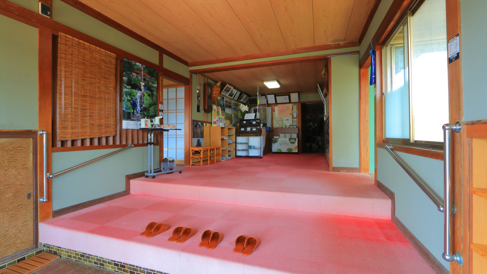 【外観・玄関】