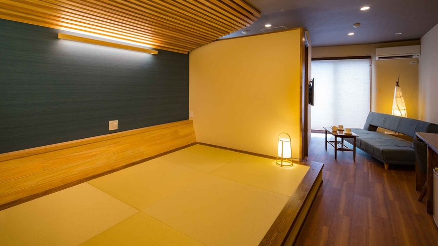 ・【展望風呂付和室一例】布団を片付ければ畳スペースとしてご利用いただけます