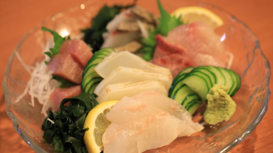 【レストラン】海人スタッフが獲ってきた新鮮な魚介類