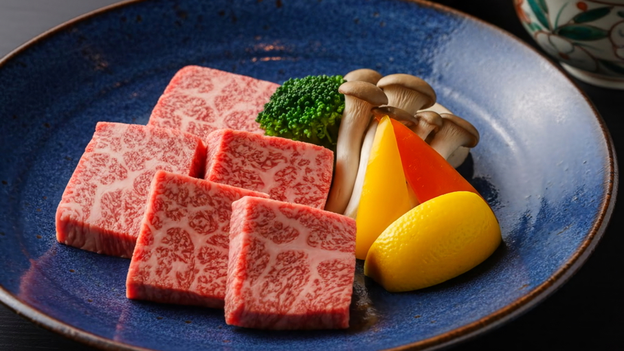 前沢牛の鉄板焼き|口に運ぶ瞬間に広がる、芳醇な香りと旨味をご堪能ください