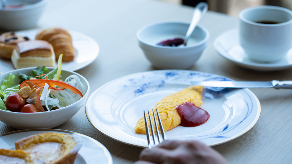 【楽天月末セール】1泊朝食付　自然に囲まれた鬼怒川に佇むスパリゾートで優雅に温泉＆ブッフェ！