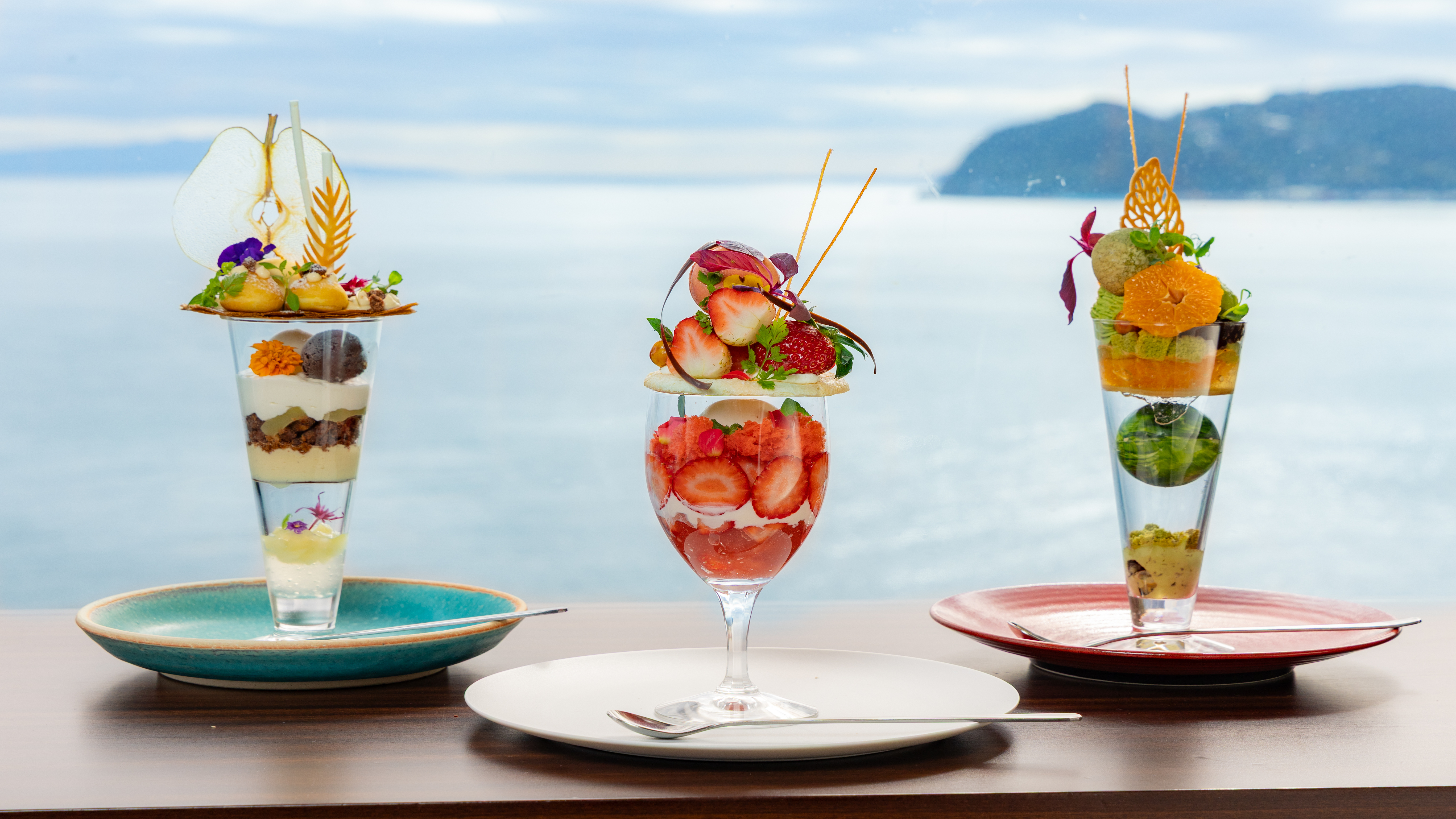 【花の妖精】季節のフルーツパフェ