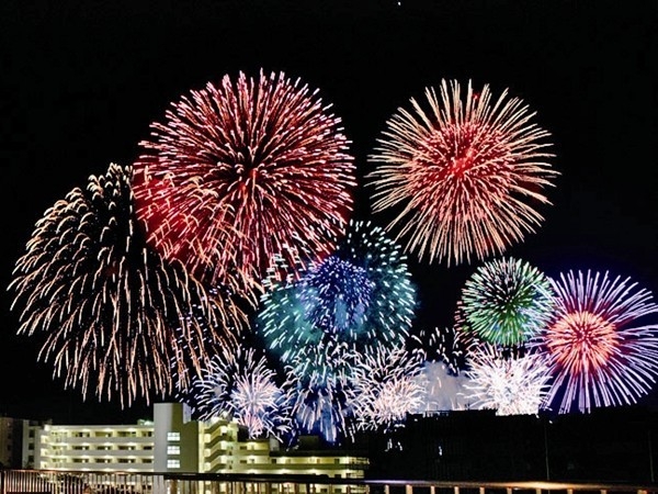 屋上から見渡せる！熱海海上花火大会プラン♪1泊2食飲み放題付プラン