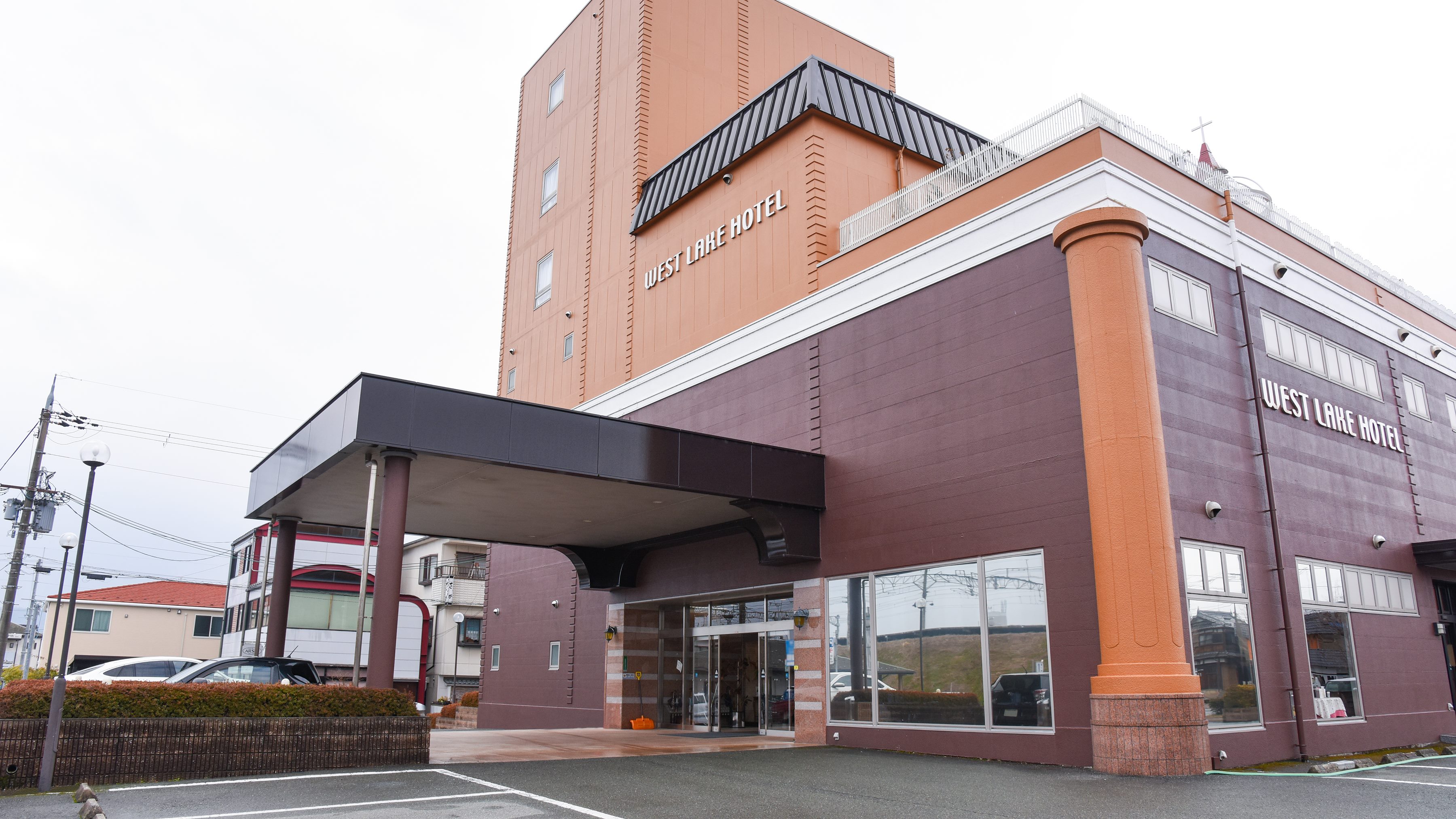 【外観】ＪＲ安曇川駅西口降りてスグ目の前の好立地♪