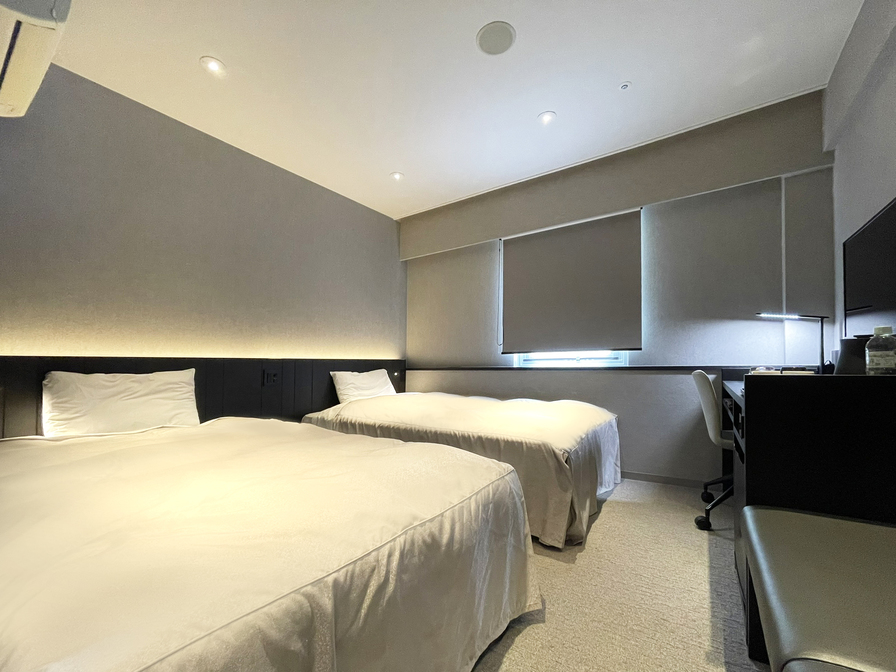 デザイナーズスモーキングツイン（※バスタブはございません。シャワーブースのみのお部屋です）