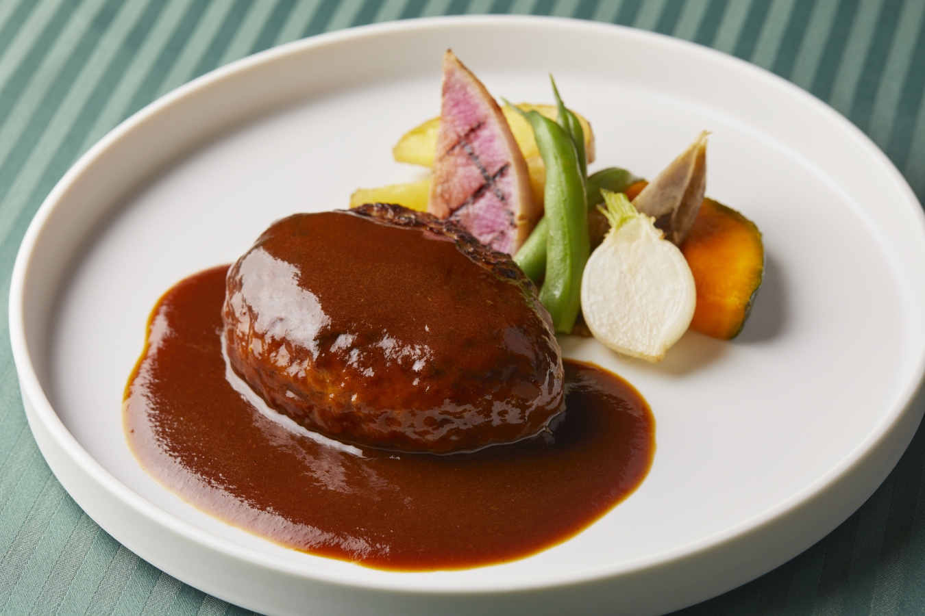 【2食付き】メインディッシュが選べるセレクションディナー＆朝食バイキング付きプラン