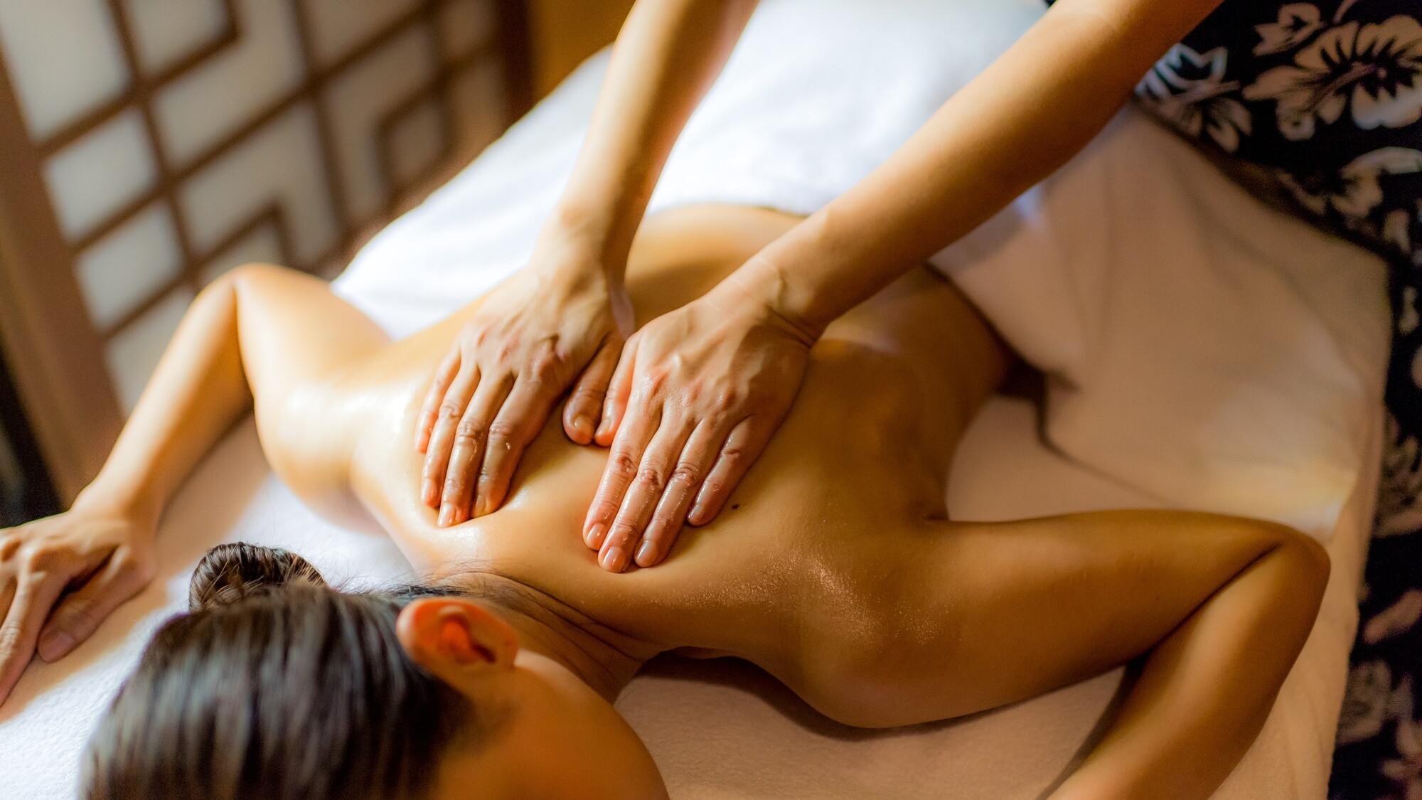 【癒しと美食の旅 〜連泊で叶えるご褒美ステイ〜】 エステ2回、飲茶三昧ディナー1回ご招待＜4泊〜＞